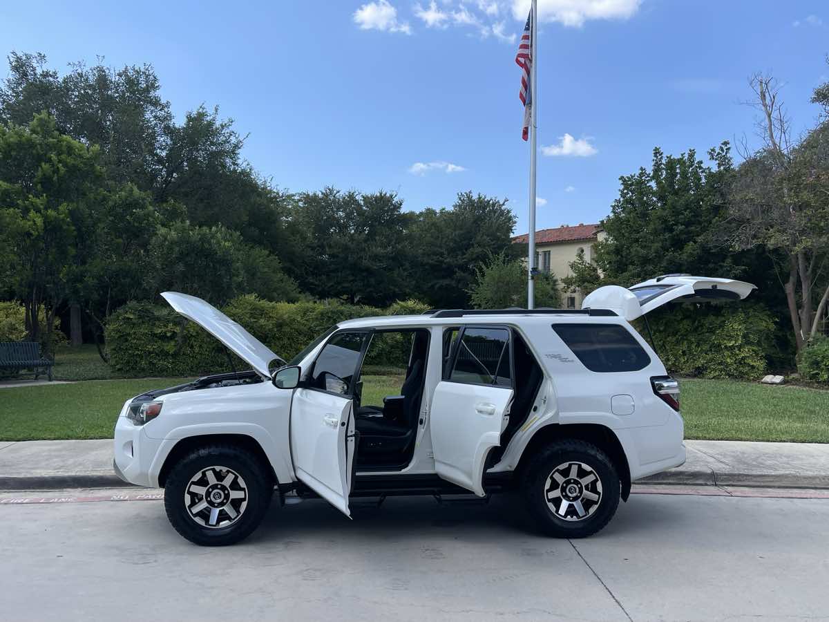 Photo 11 of this Toyota 4Runner
