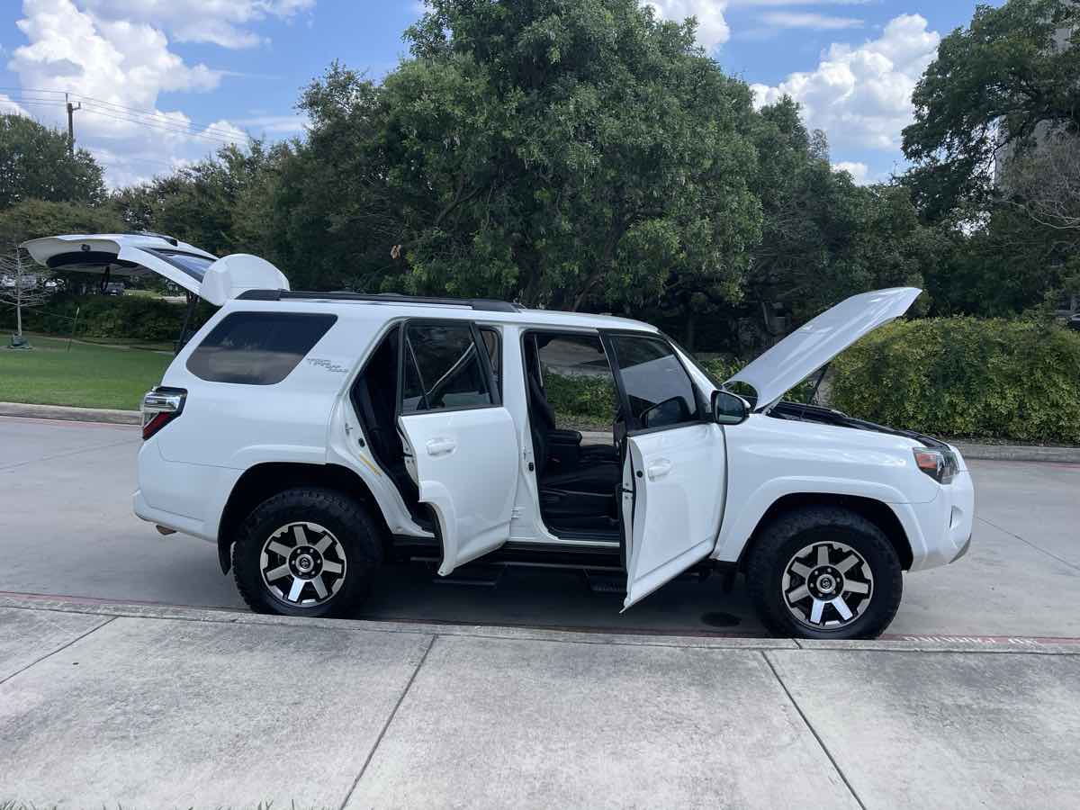 Photo 12 of this Toyota 4Runner