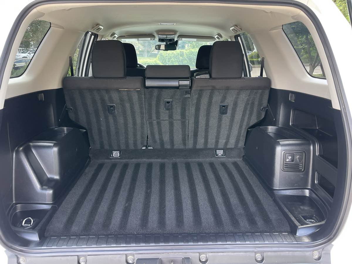 Photo 13 of this Toyota 4Runner