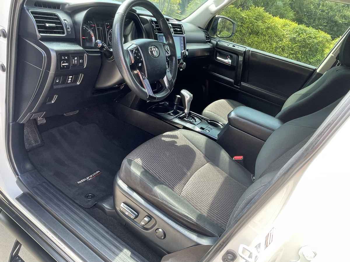 Photo 25 of this Toyota 4Runner