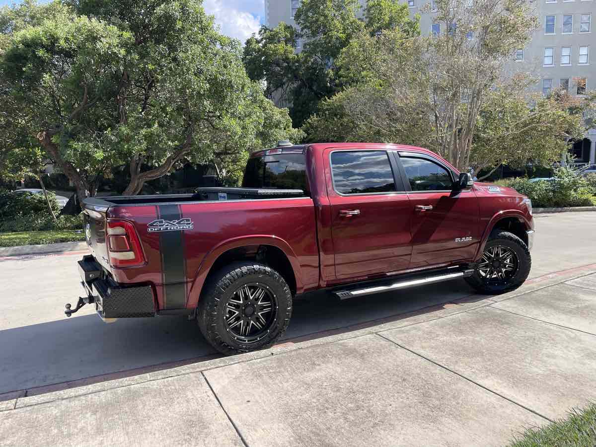 Photo 2 of this Ram 1500