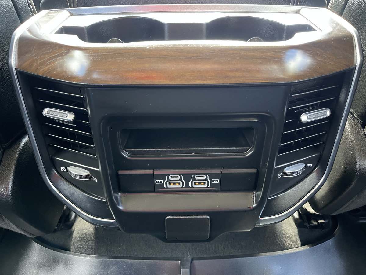 Photo 14 of this Ram 1500