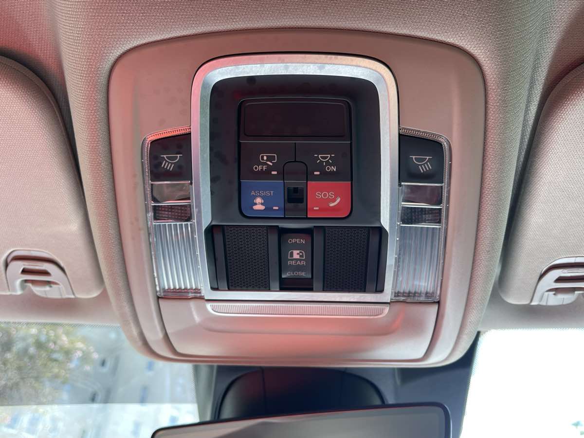 Photo 23 of this Ram 1500