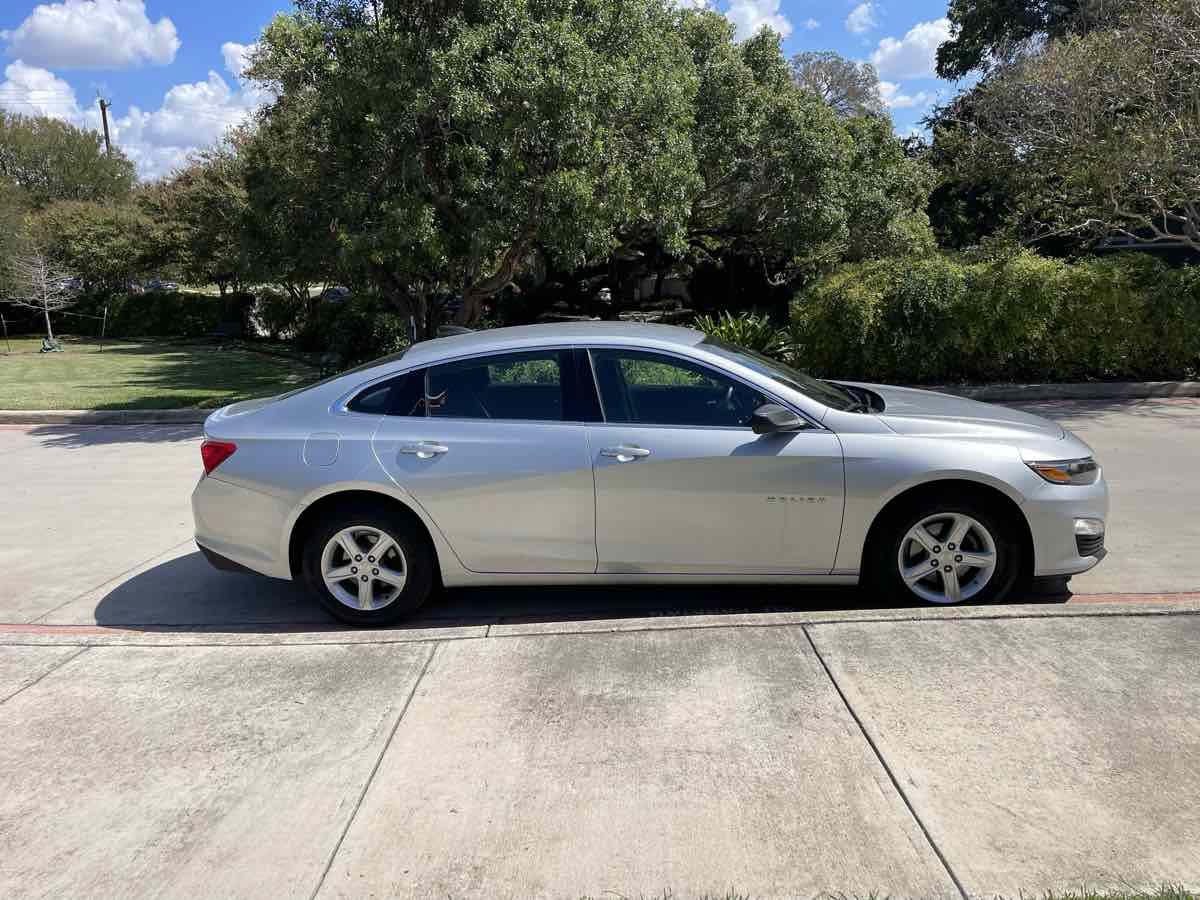 Photo 7 of this Chevrolet Malibu