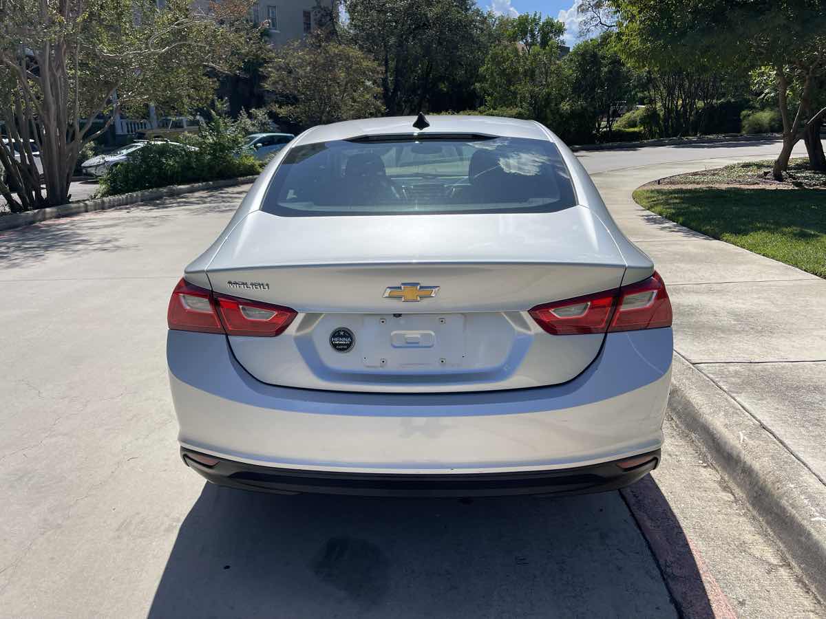Photo 8 of this Chevrolet Malibu