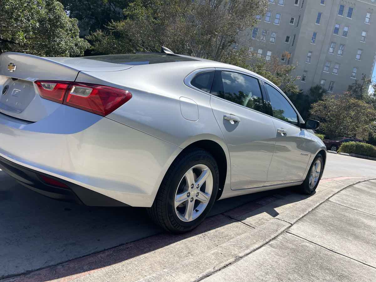 Photo 10 of this Chevrolet Malibu