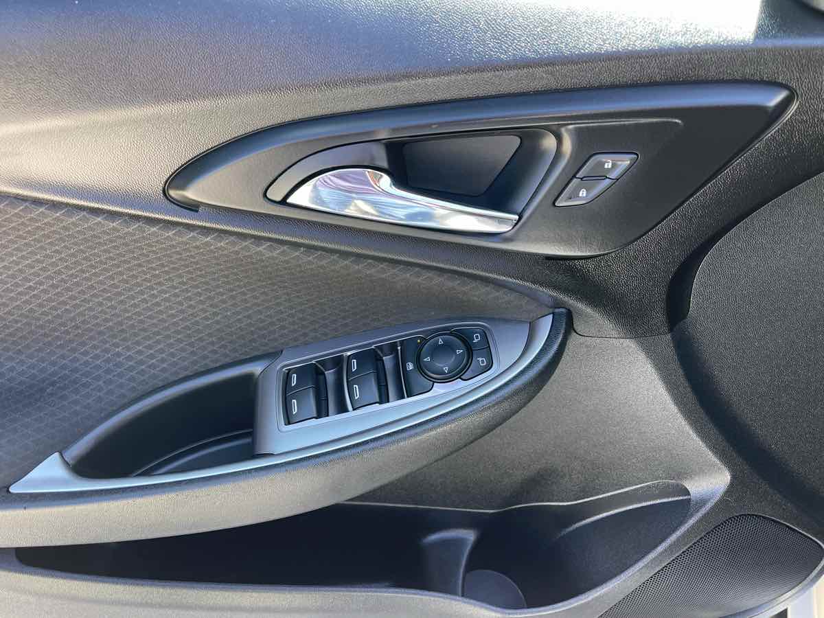 Photo 20 of this Chevrolet Malibu