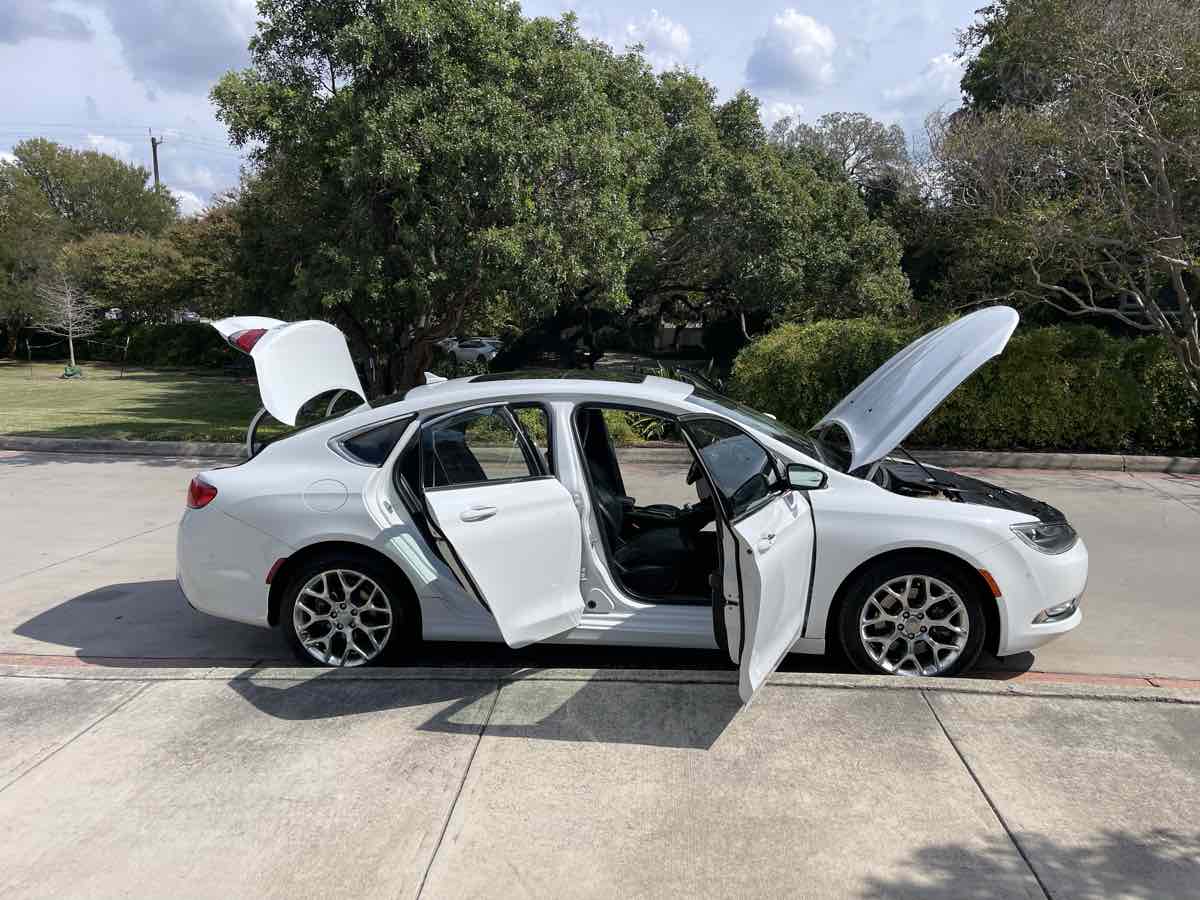 Photo 12 of this Chrysler 200