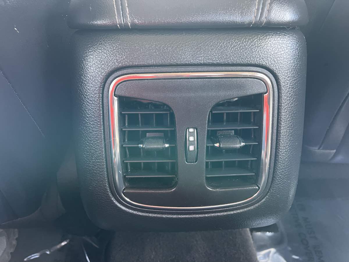 Photo 14 of this Chrysler 200