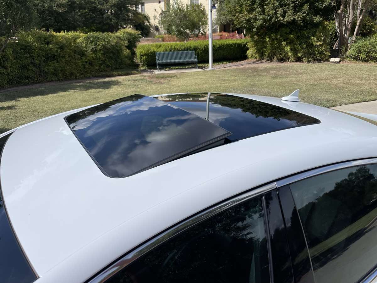 Photo 16 of this Chrysler 200