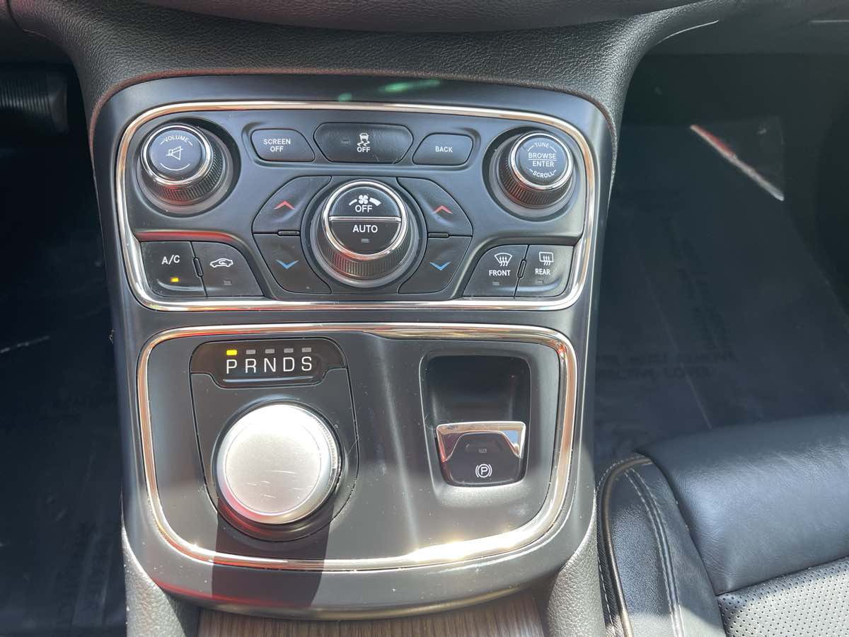 Photo 17 of this Chrysler 200