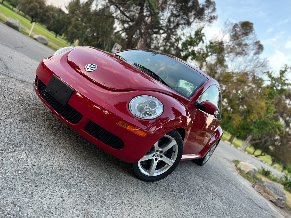 2010 Volkswagen New Beetle Coupe 