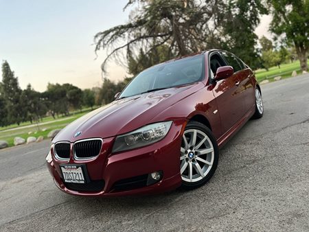 Sold 2011 BMW 3 Series 328i