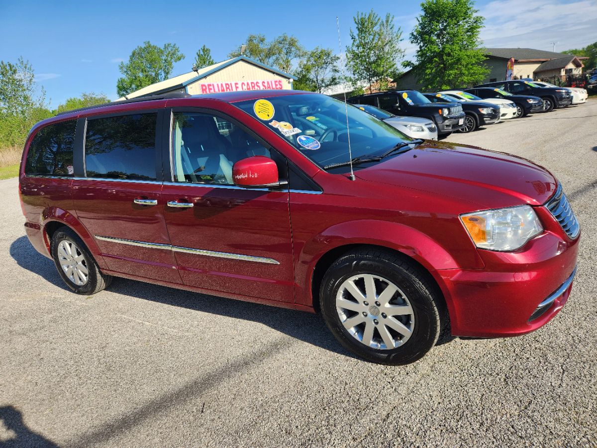 2016 Chrysler Town & Country Touring