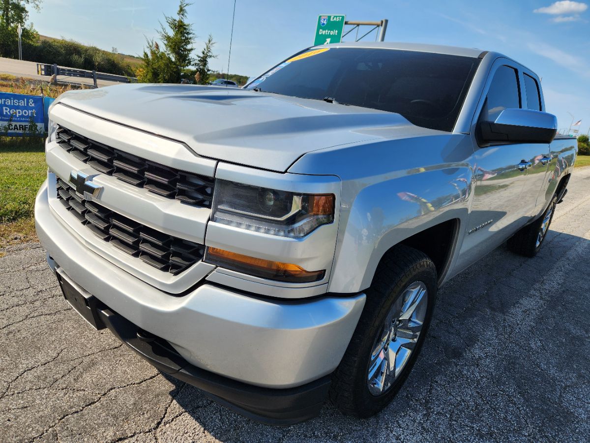 2016 Chevrolet Silverado 1500 Custom photo 4