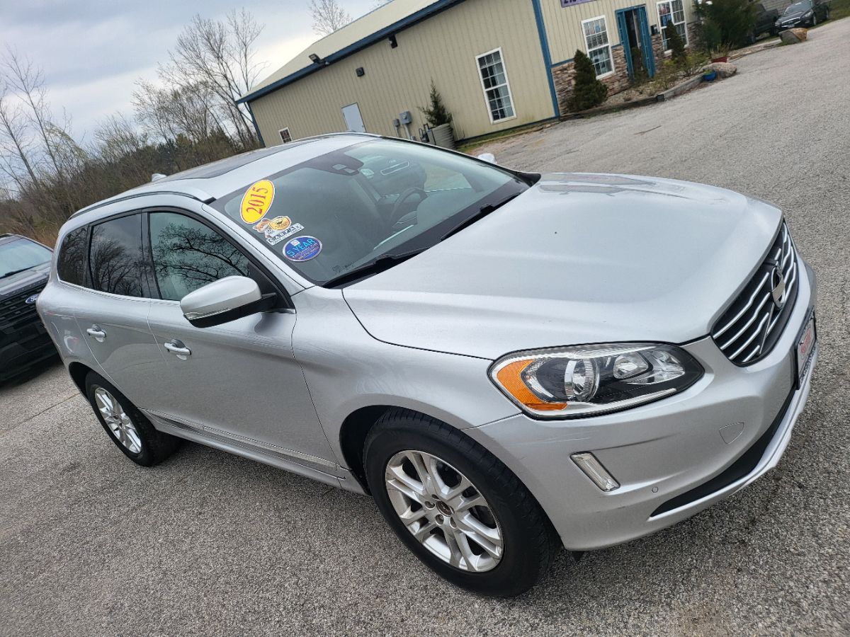 2015 Volvo XC60 T5 Drive-E Premier Plus photo 2