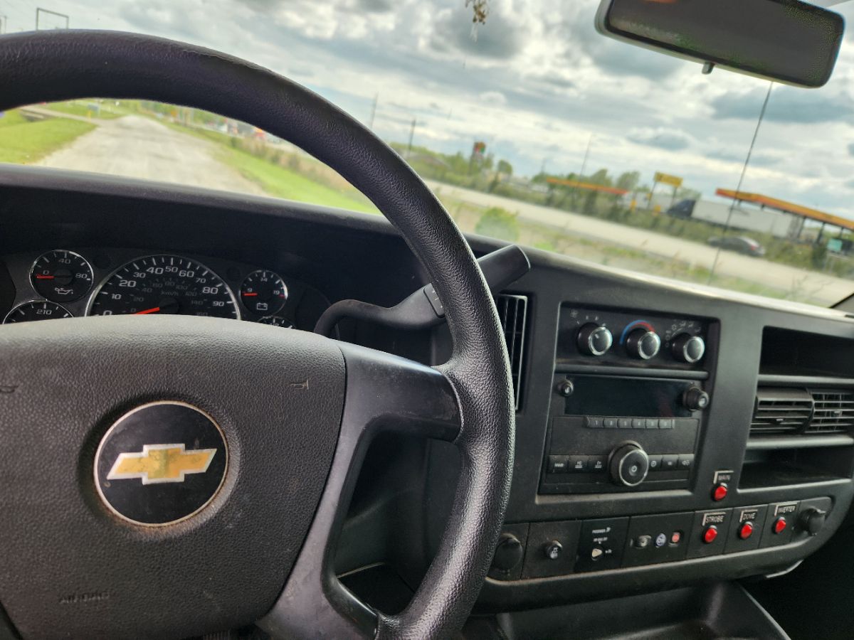 2014 Chevrolet Express Cargo Work Van - Photo 11