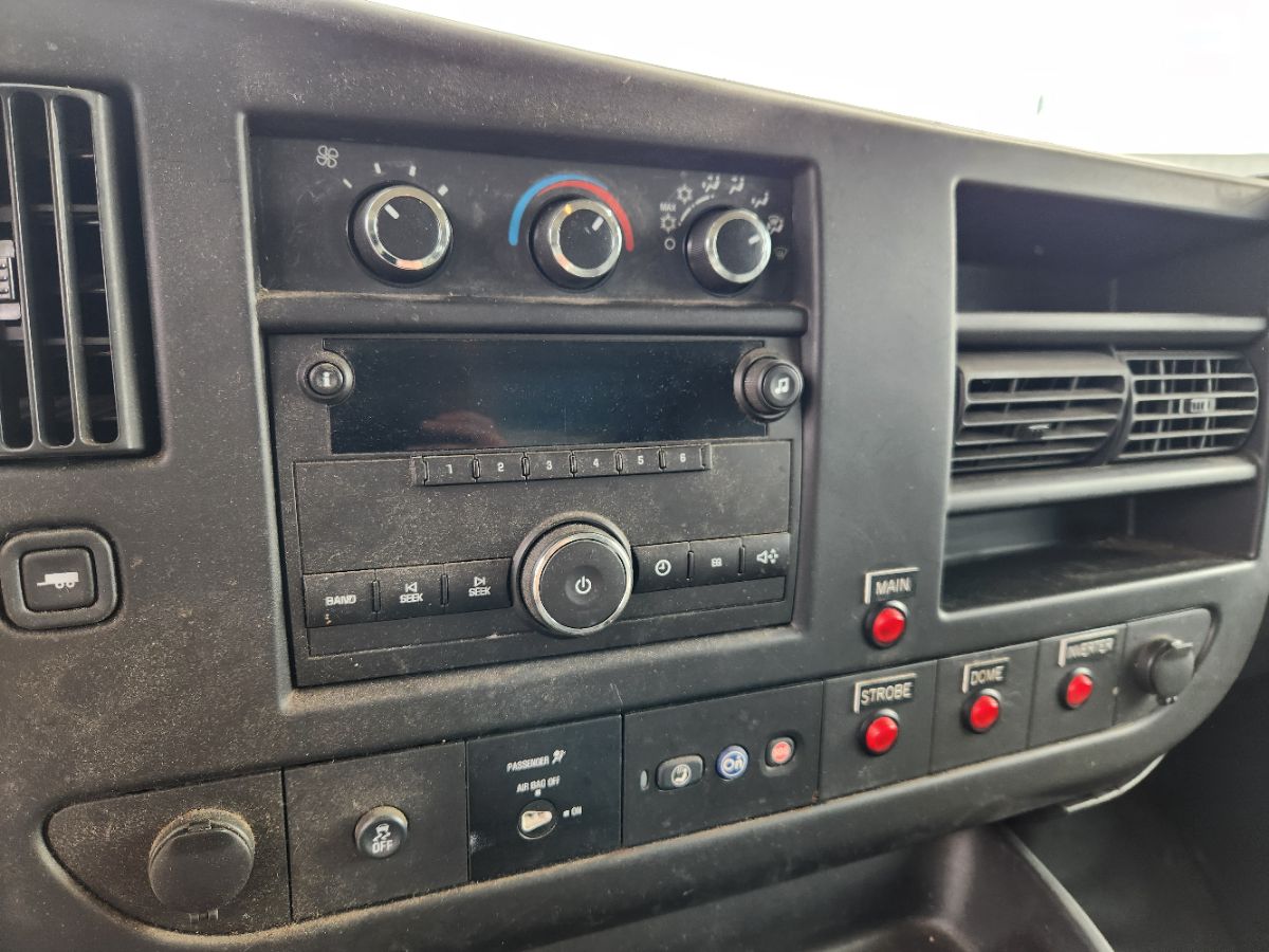 2014 Chevrolet Express Cargo Work Van - Photo 14