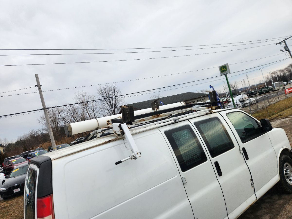 2014 Chevrolet Express Cargo Work Van - Photo 9
