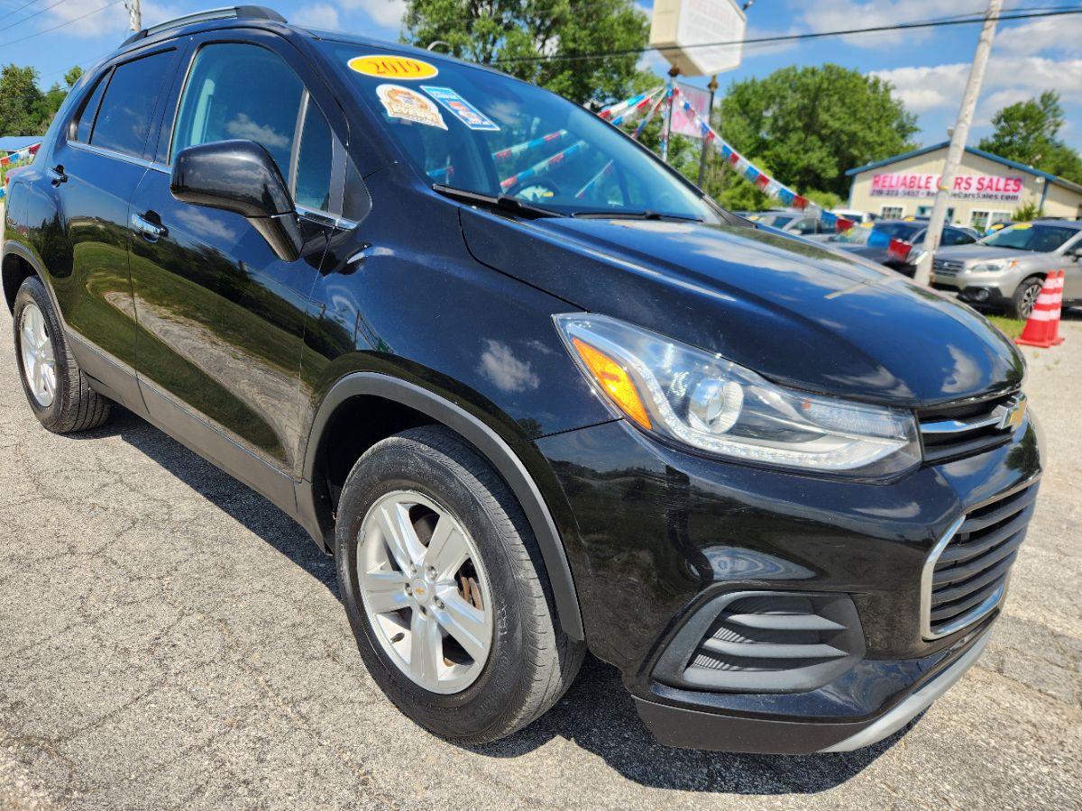 2019 Chevrolet Trax LT photo 2