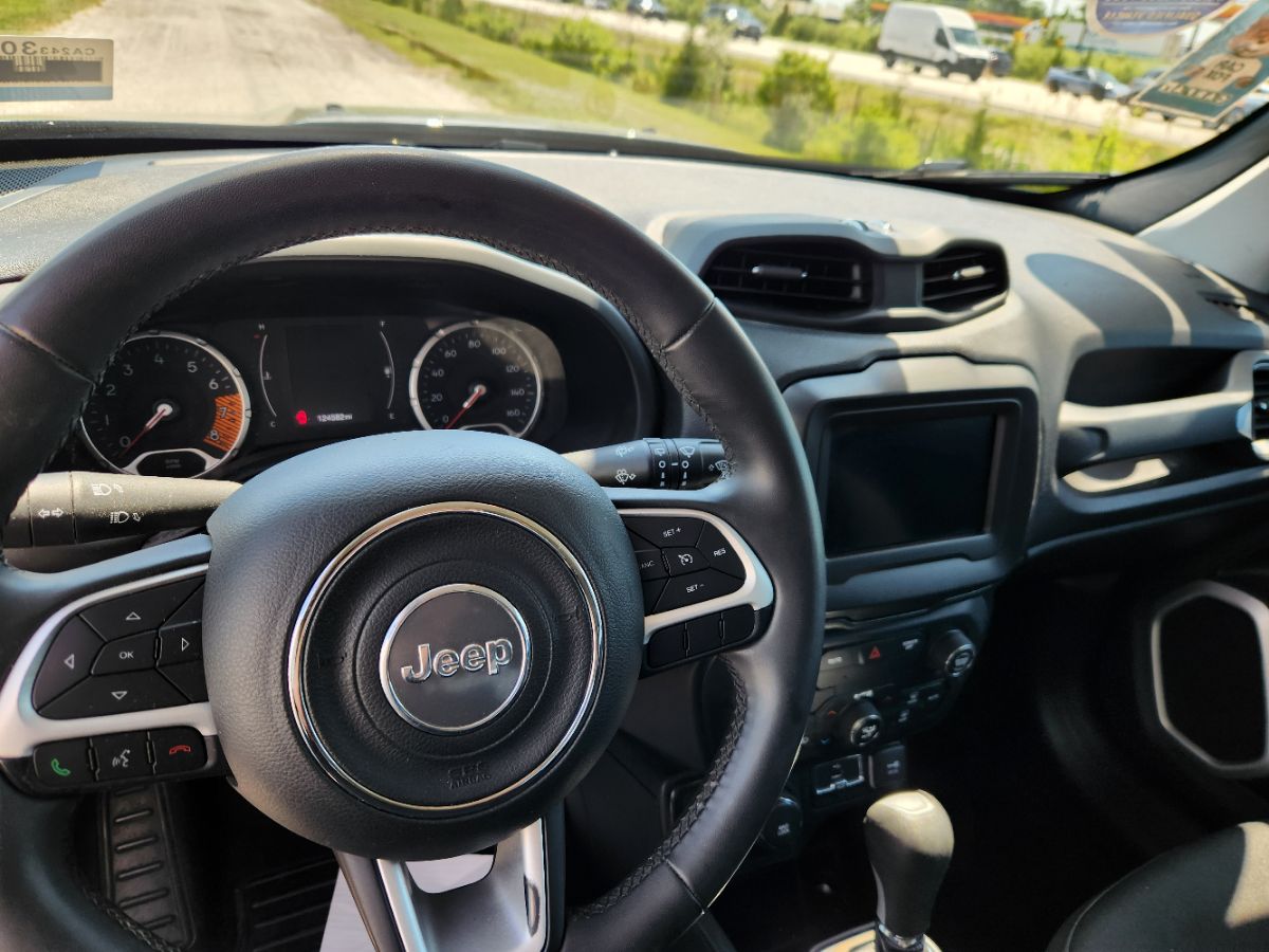 2020 Jeep Renegade Latitude photo 10