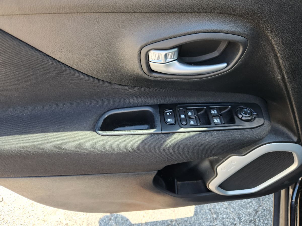2020 Jeep Renegade Latitude photo 11