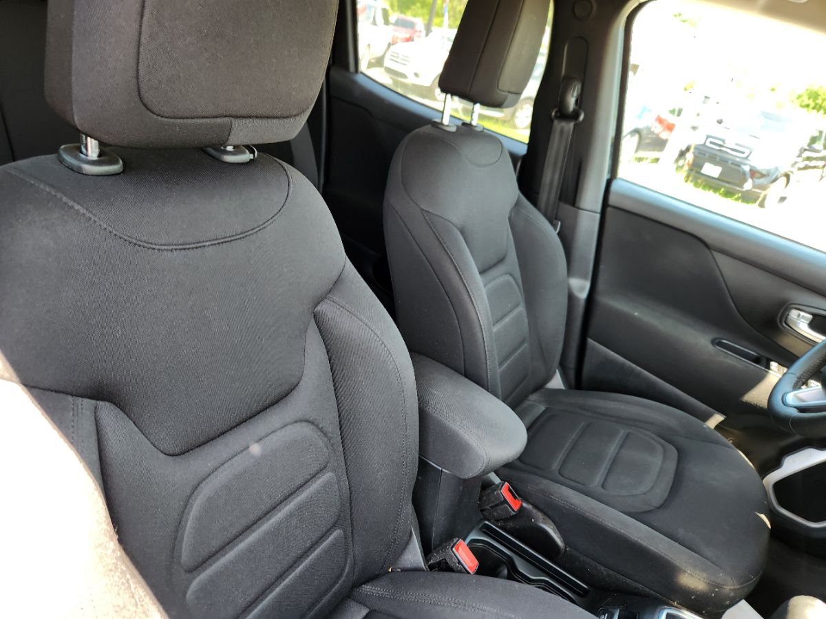 2020 Jeep Renegade Latitude photo 27