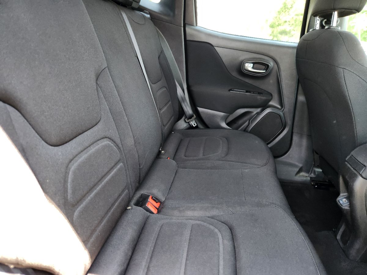 2020 Jeep Renegade Latitude photo 30