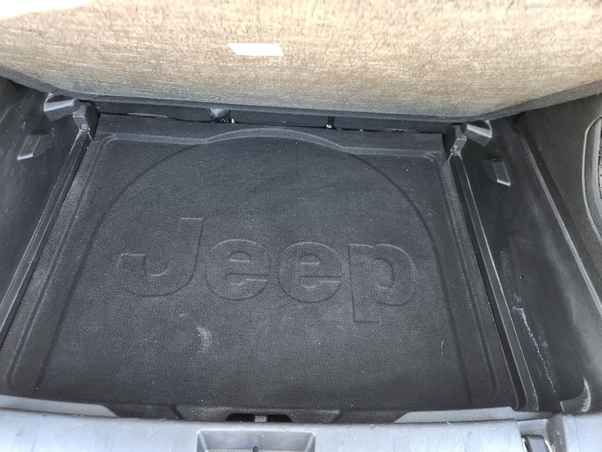 2020 Jeep Renegade Latitude photo 34