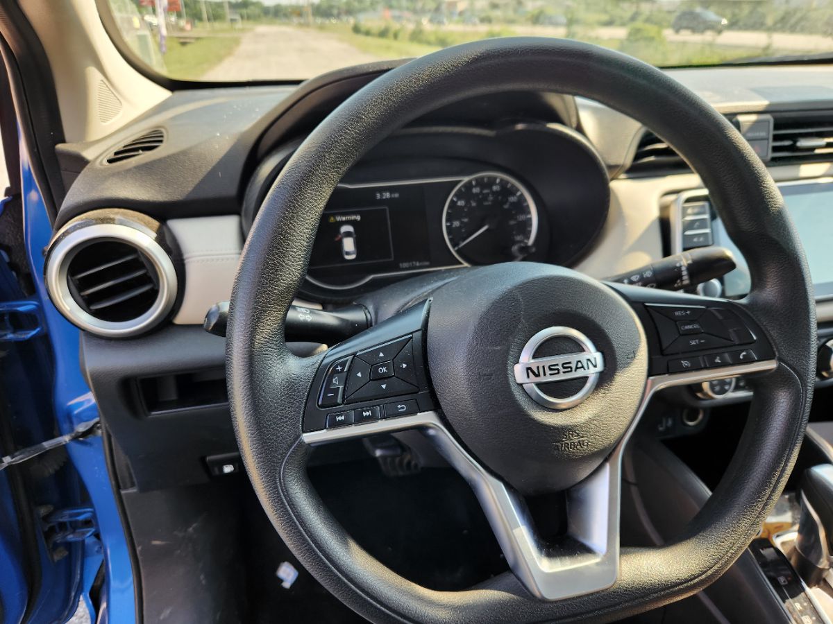 2020 Nissan Versa SV photo 8
