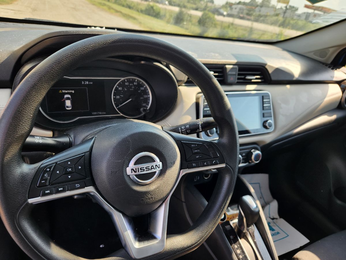 2020 Nissan Versa SV photo 9