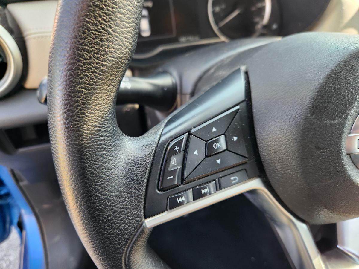 2020 Nissan Versa SV photo 12