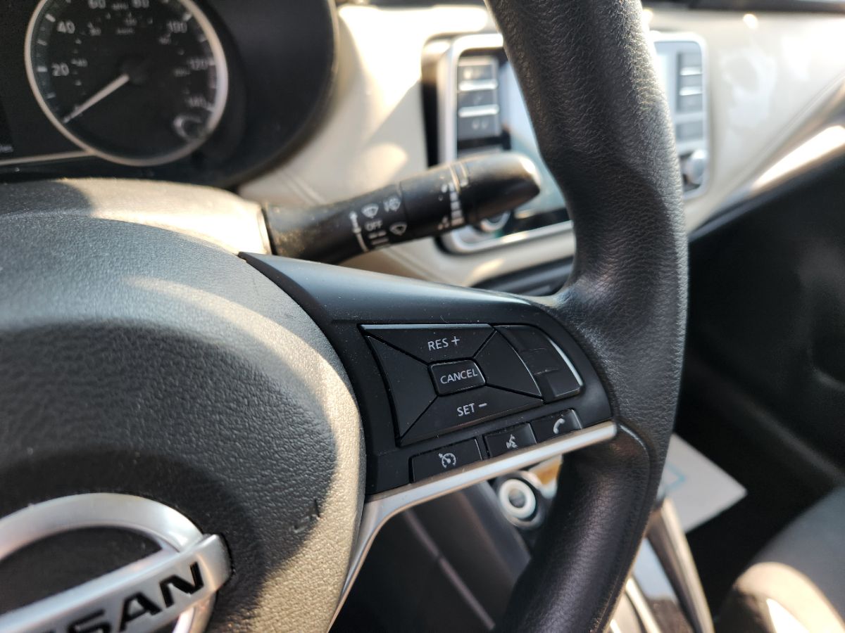 2020 Nissan Versa SV photo 13