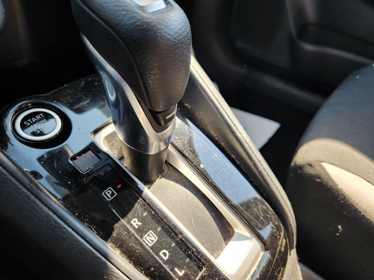 2020 Nissan Versa SV photo 18