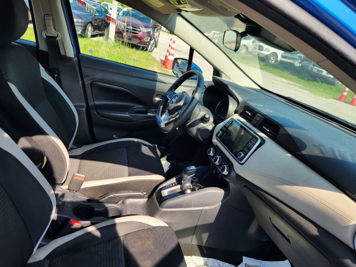 2020 Nissan Versa SV photo 21