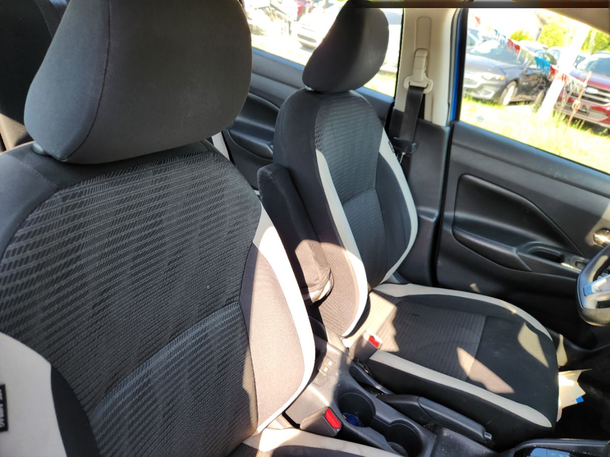 2020 Nissan Versa SV photo 22