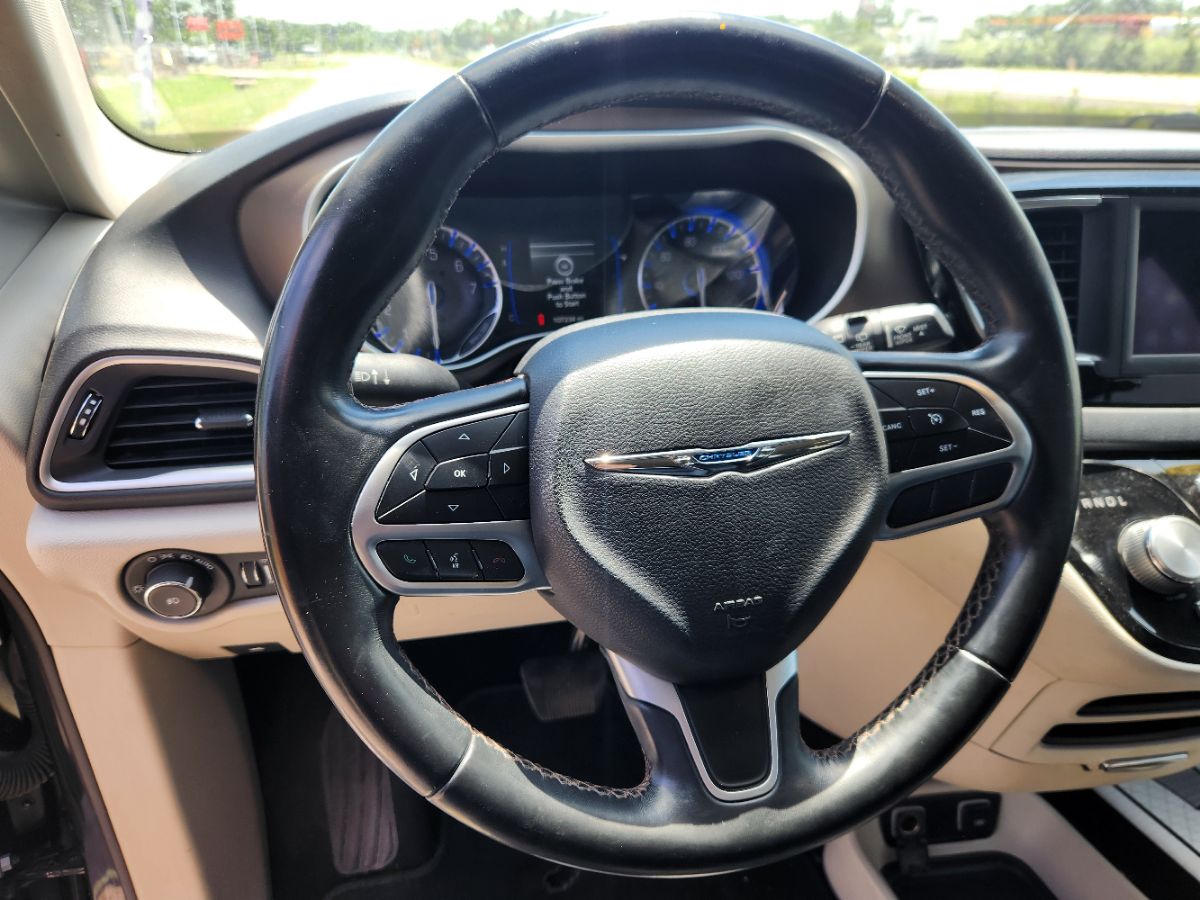 2018 Chrysler Pacifica Touring L photo 10