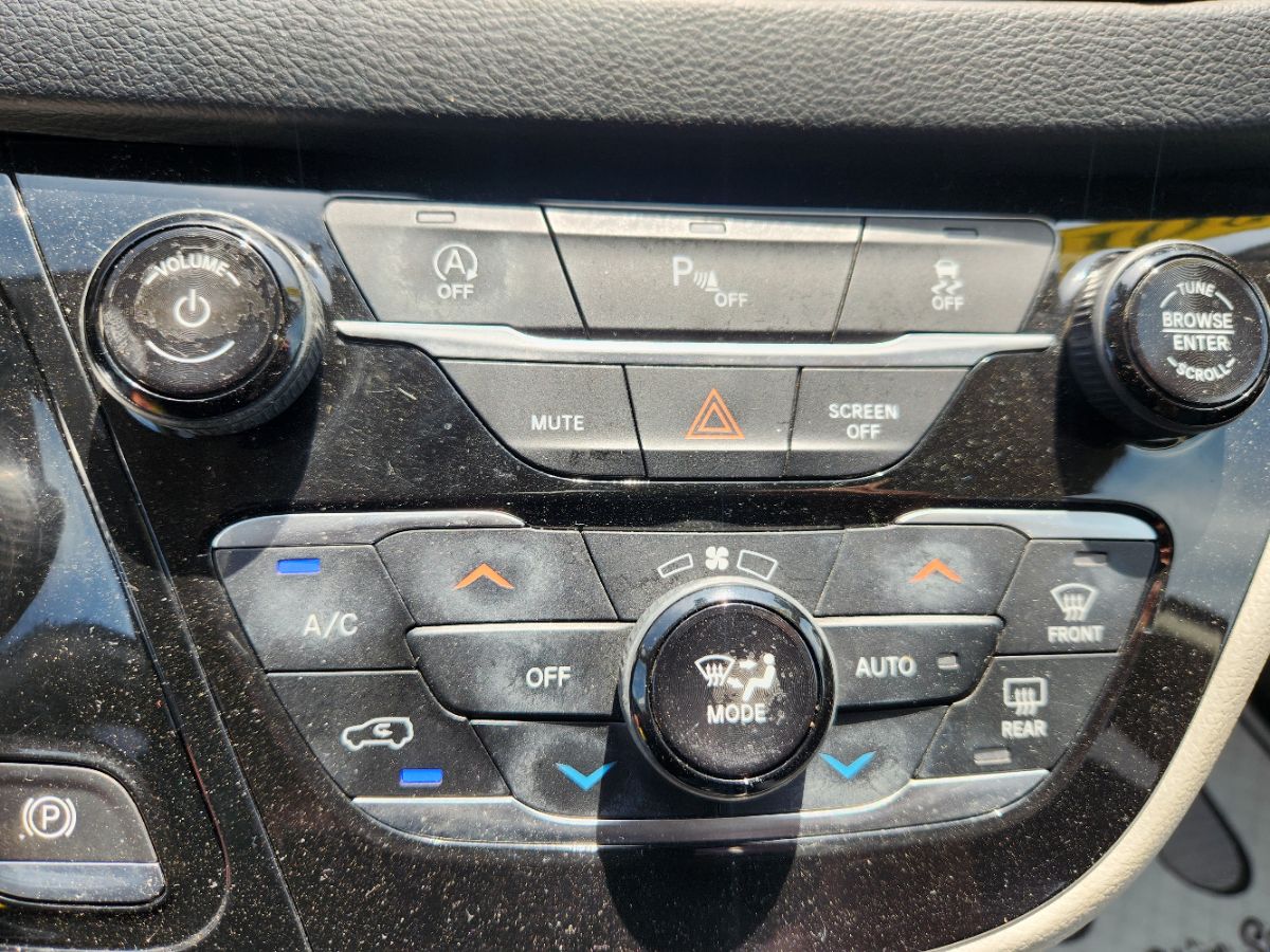 2018 Chrysler Pacifica Touring L photo 22