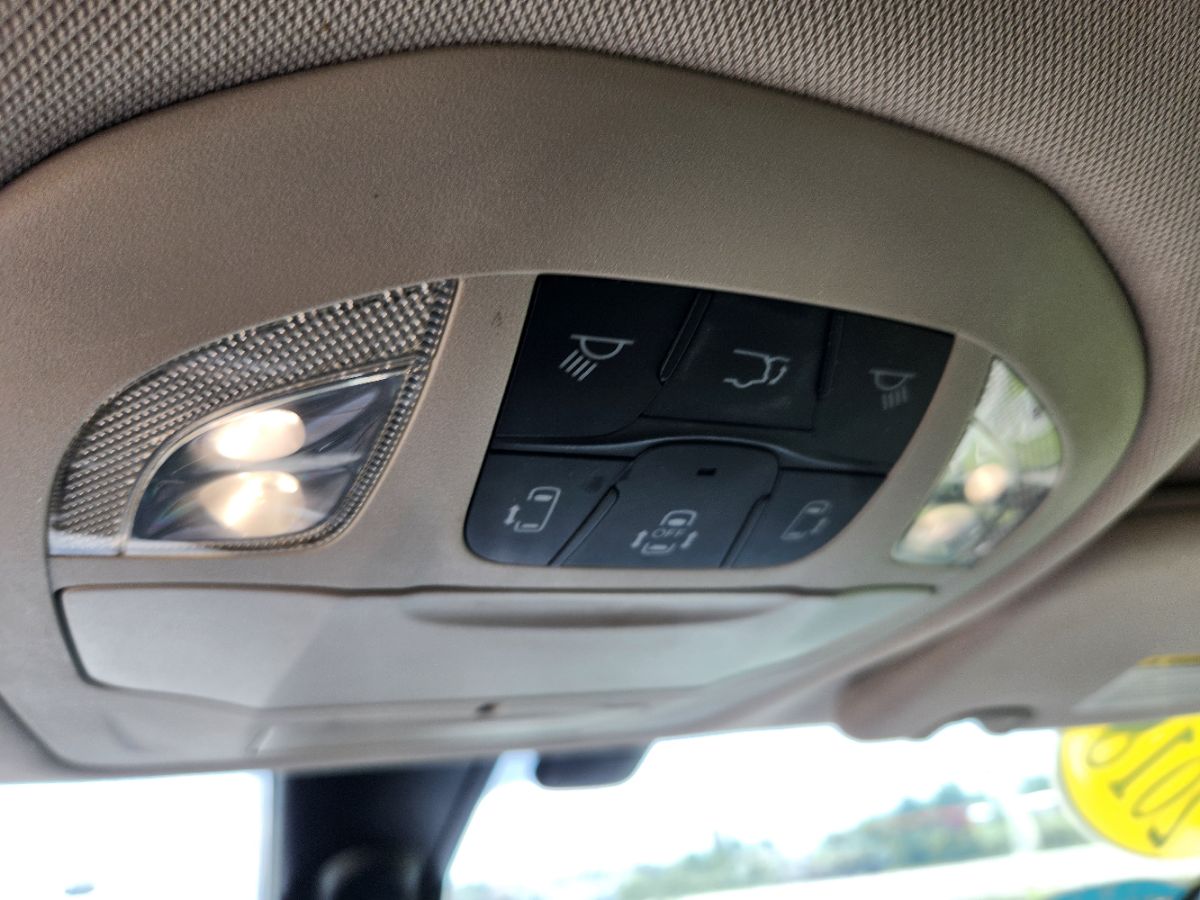 2018 Chrysler Pacifica Touring L photo 23
