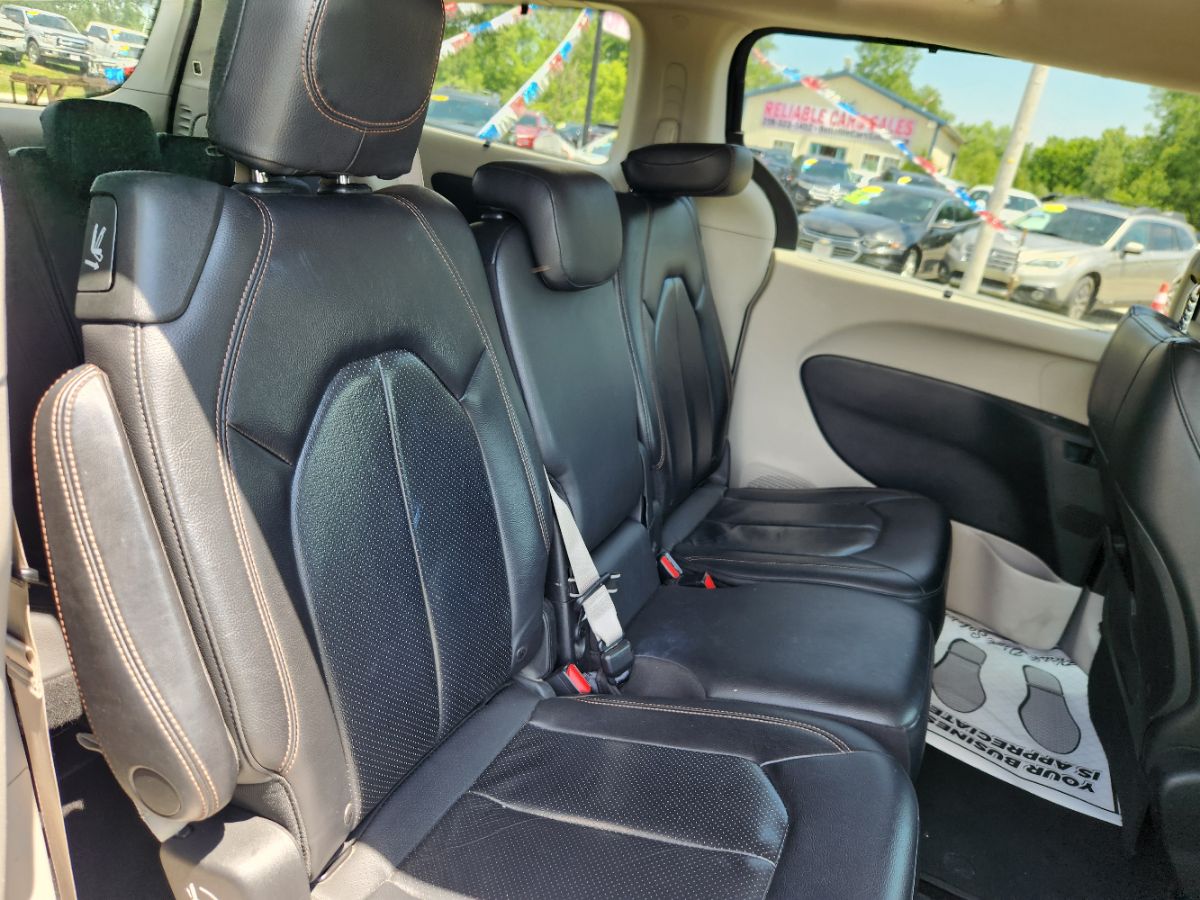 2018 Chrysler Pacifica Touring L photo 30