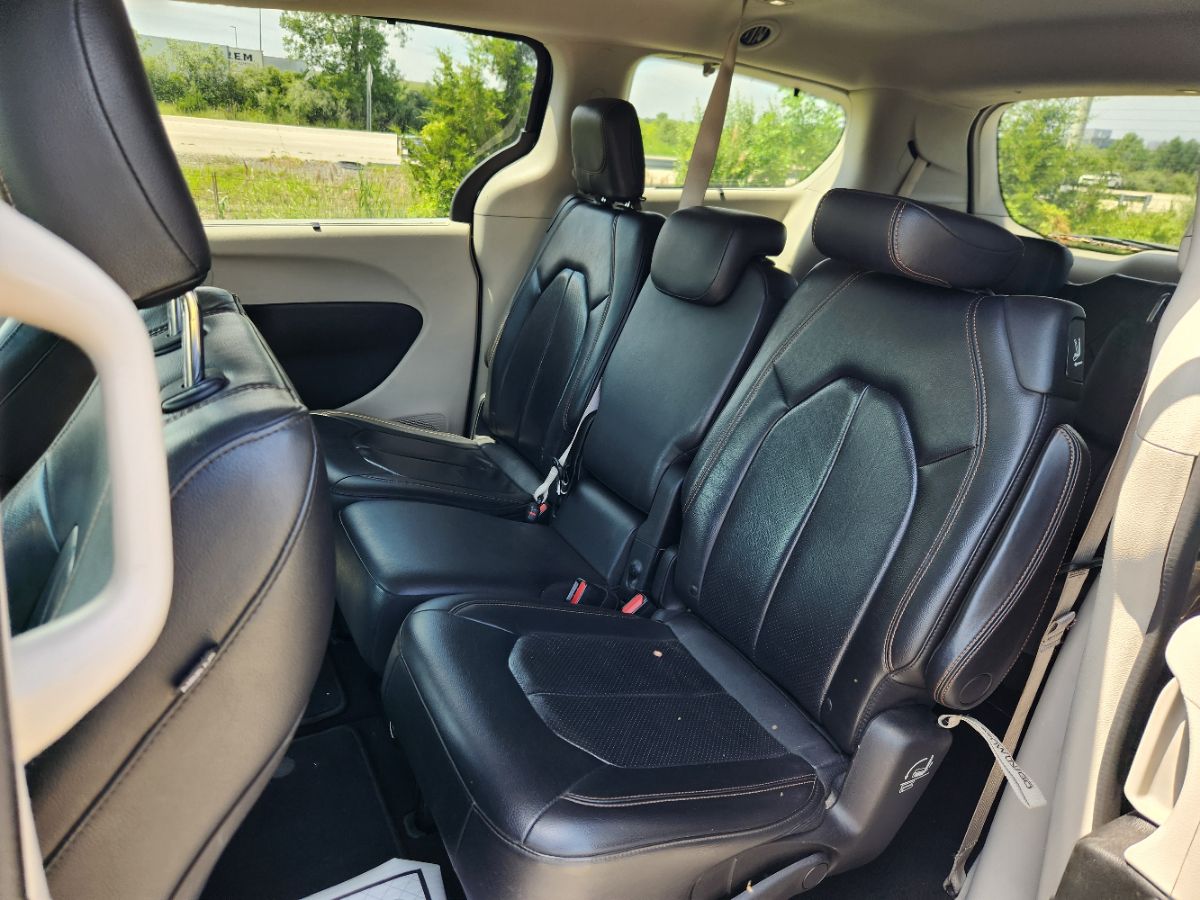 2018 Chrysler Pacifica Touring L photo 33