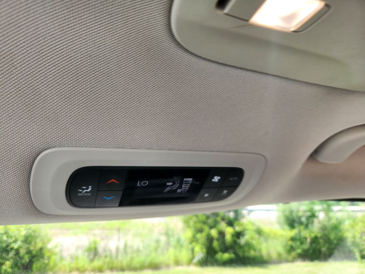 2018 Chrysler Pacifica Touring L photo 34
