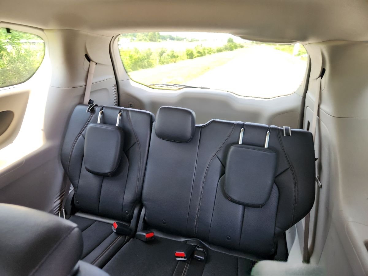 2018 Chrysler Pacifica Touring L photo 35