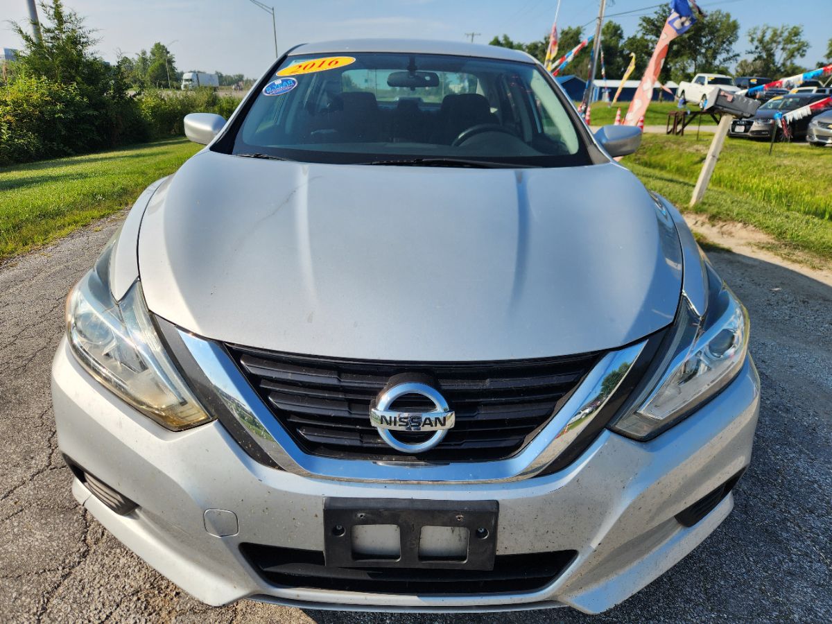 2016 Nissan Altima 2.5 photo 3