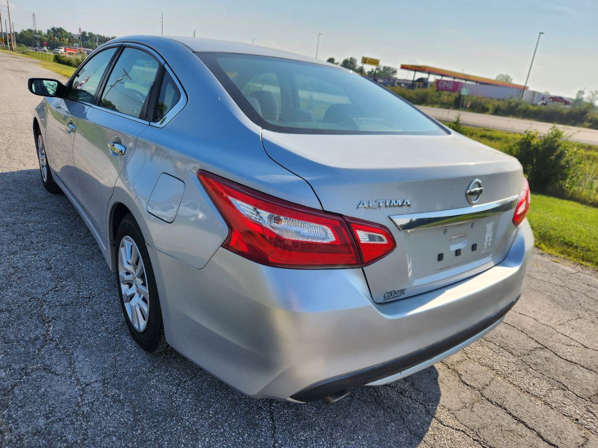 2016 Nissan Altima 2.5 photo 5