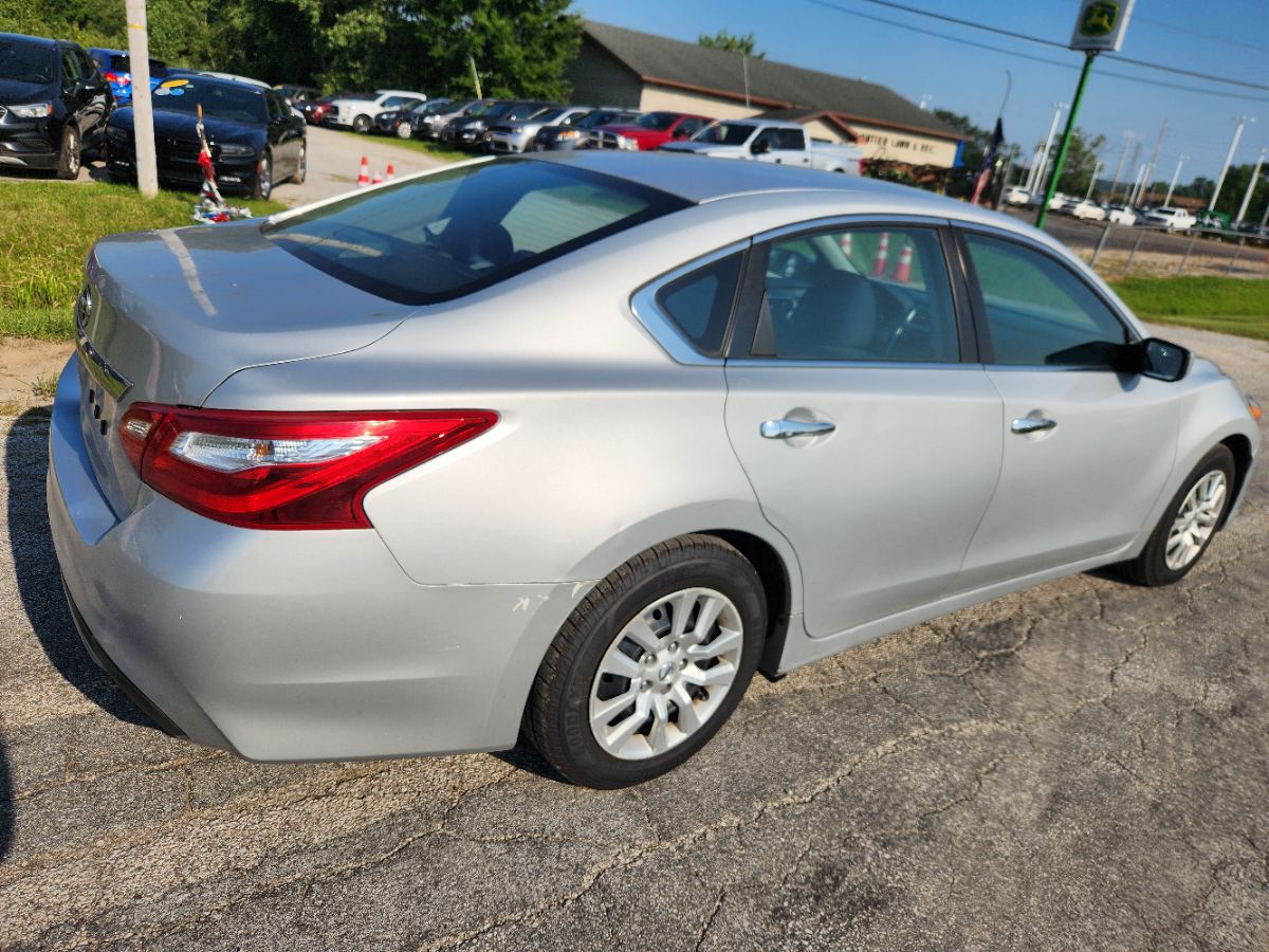 2016 Nissan Altima 2.5 photo 8