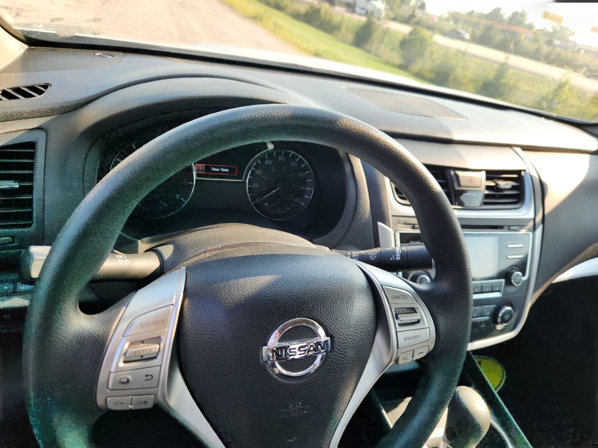 2016 Nissan Altima 2.5 photo 10