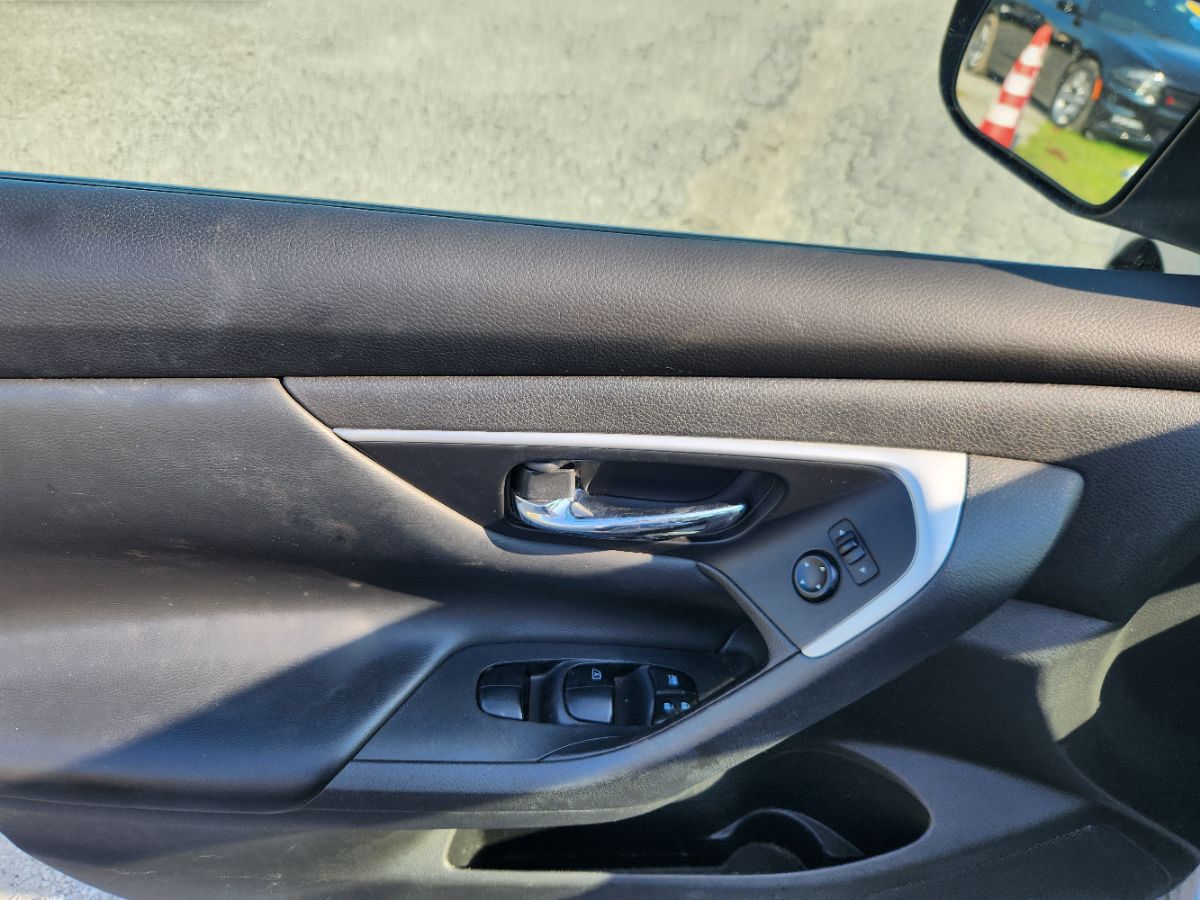 2016 Nissan Altima 2.5 photo 11