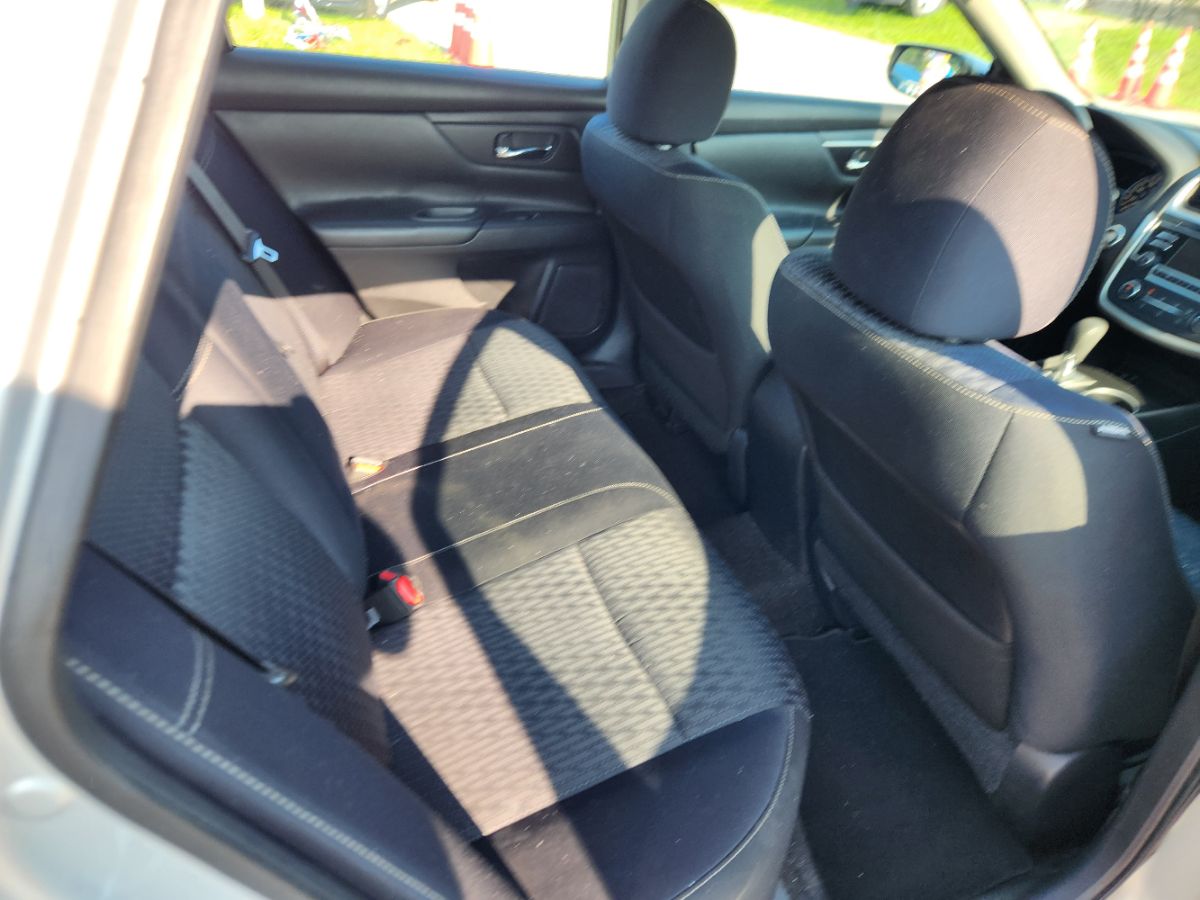 2016 Nissan Altima 2.5 photo 26