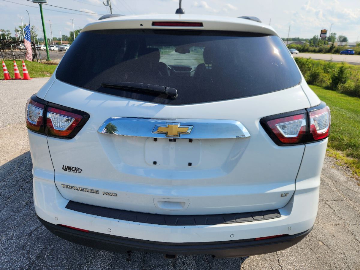 2017 Chevrolet Traverse 2LT photo 7